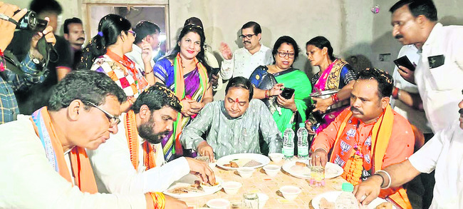 అర్హులందరికీ రేషన్కార్డులు3