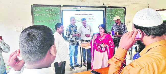 ఉపాధ్యాయ పోస్టులకు దరఖాస్తుల ఆహ్వానం
1