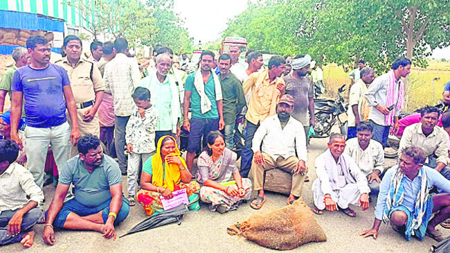 తడిసిన ధాన్యం కొనాలి1