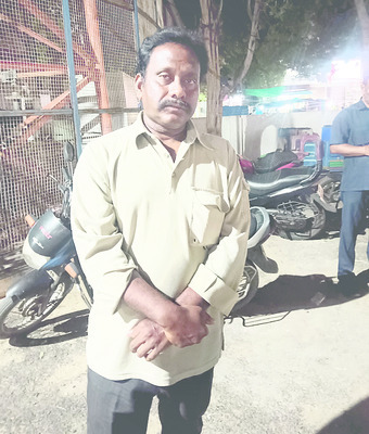 జిల్లా అంతటా శుక్రవారం ఉష్ణోగ్రతలు తగ్గాయి. ఉక్కపోత తగ్1