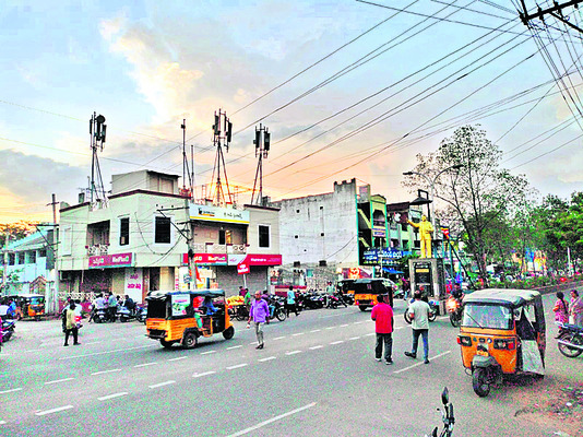 నేర పరిశోధనలో నేడు మూడో నేత్రం ప్రాధాన్యం పెరిగింది. కొ1