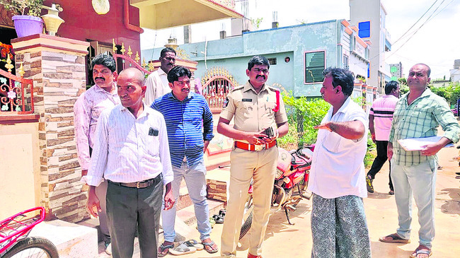 వింజమూరులో రెండిళ్లలో చోరీ 1