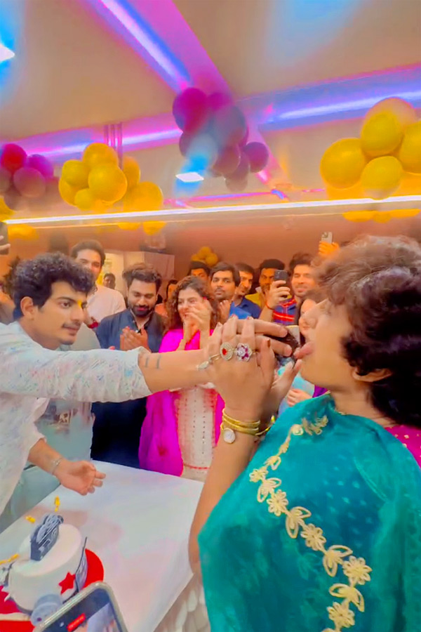 Smriti Mandhana's Boyfriend Palash Muchhal Birthday Celebration Photos6