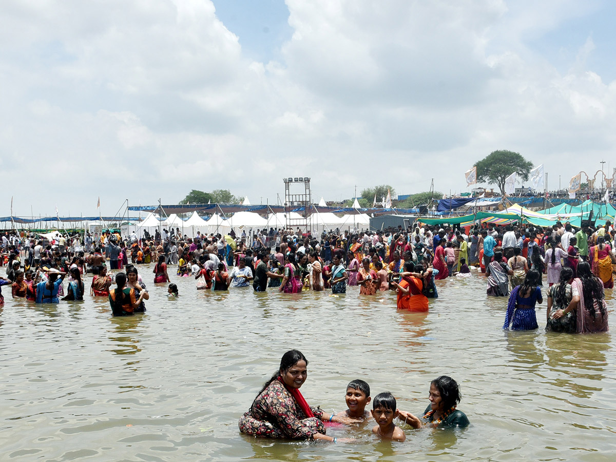 Telangana : Saraswati Pushkaralu 2025 Photos8
