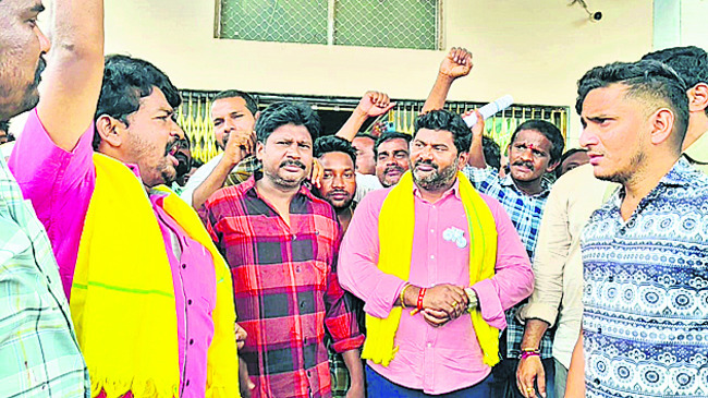 ప్రణాళిక ప్రకారం వచ్చి.. వివాదం చేసి! 1