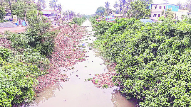 నిర్లక్ష్యంతో నీరుసించాయ్...3