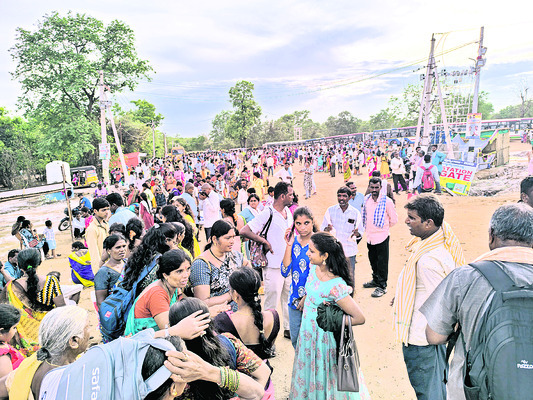 ఏడు కిలోమీటర్ల దూరంగా...2