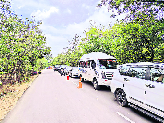 ఏడు కిలోమీటర్ల దూరంగా...3
