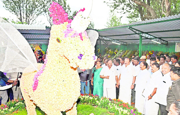పేదలఊటీలో ఫ్లవర్‌ షో1