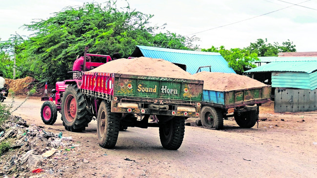 తోడుకున్నోడికి తోడుకున్నంత!1