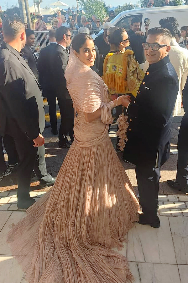 Janhvi Kapoor shares sweet moments from Cannes Film Festival 20255