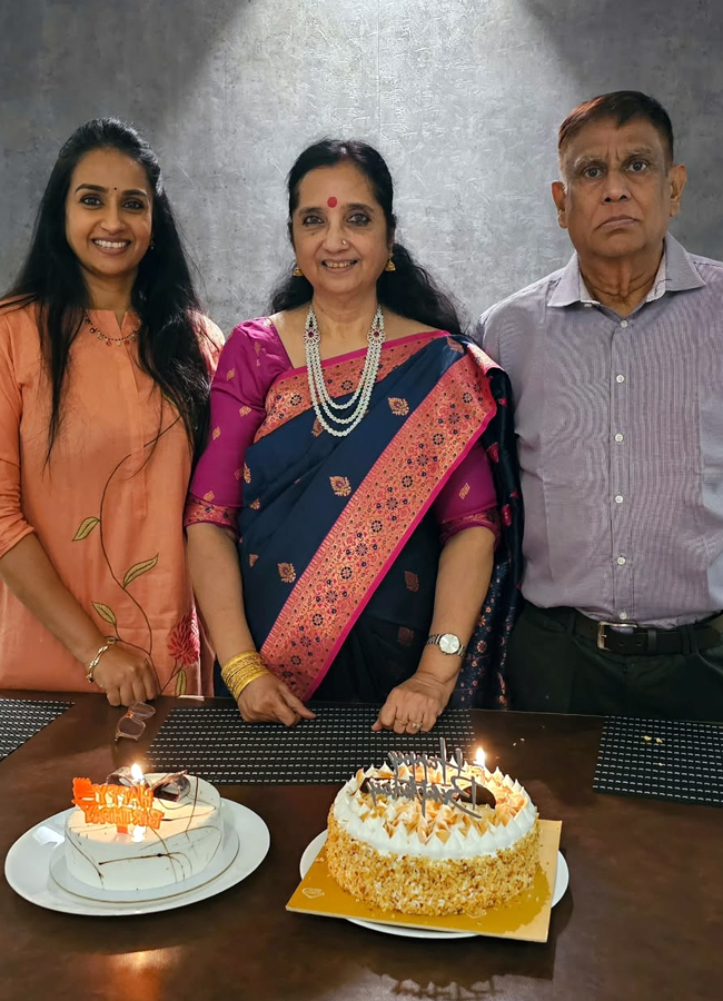 Actress Laya celebrates her mother's birthday Photos2