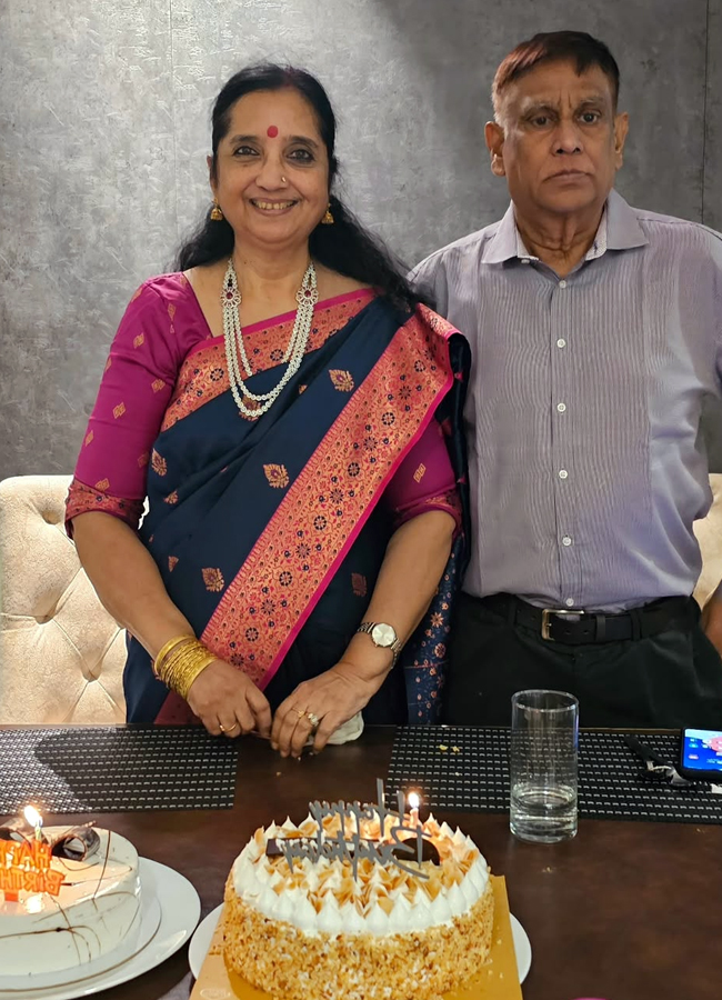 Actress Laya celebrates her mother's birthday Photos3