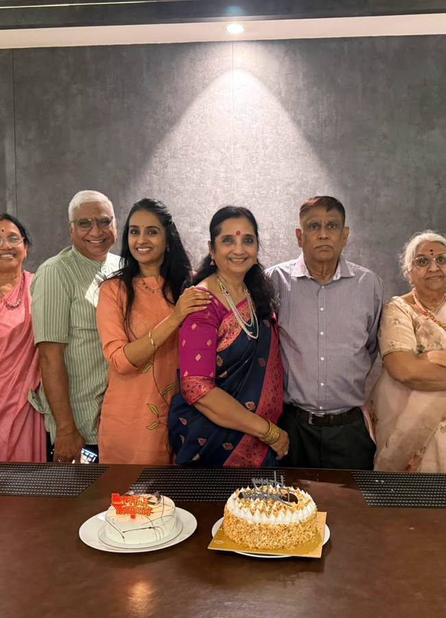 Actress Laya celebrates her mother's birthday Photos7