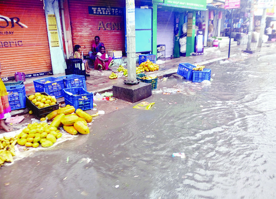 రెండు జిల్లాల్లో భారీ వర్షాలు 1