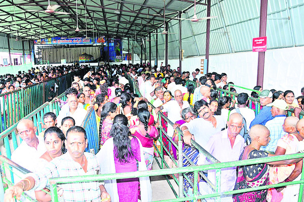 ఆదిత్యాలయం.. భక్తజన సంద్రం 2