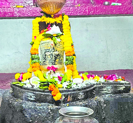 ఘనంగా సామూహిక కుంకుమార్చన 1