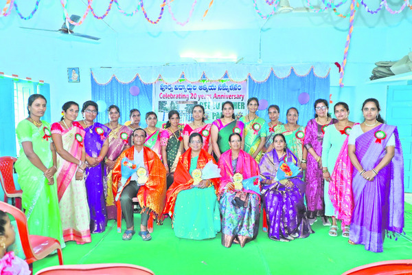 ఆత్మీయ పలకరింపులు.. మధుర స్మృతులు 2