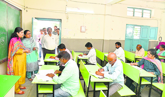 జీపీవో పరీక్ష కేంద్రం తనిఖీ2