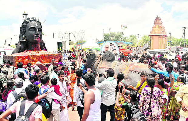 త్రివేణి సంగమం.. జనసంద్రం5