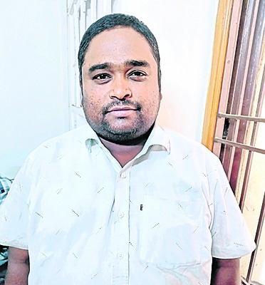 రాజకీయాలు మానుకోవాలి 
2