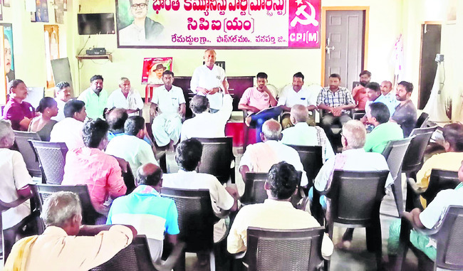 బాధితులను ప్రభుత్వం ఆదుకోవాలి : సీపీఎం
1
