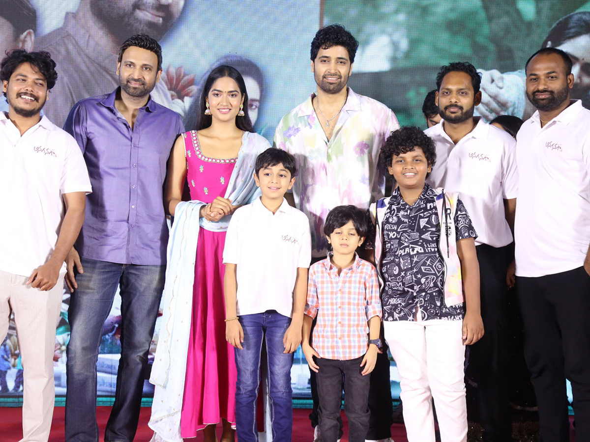 Anaganaga Movie Success Celebrations Photos5