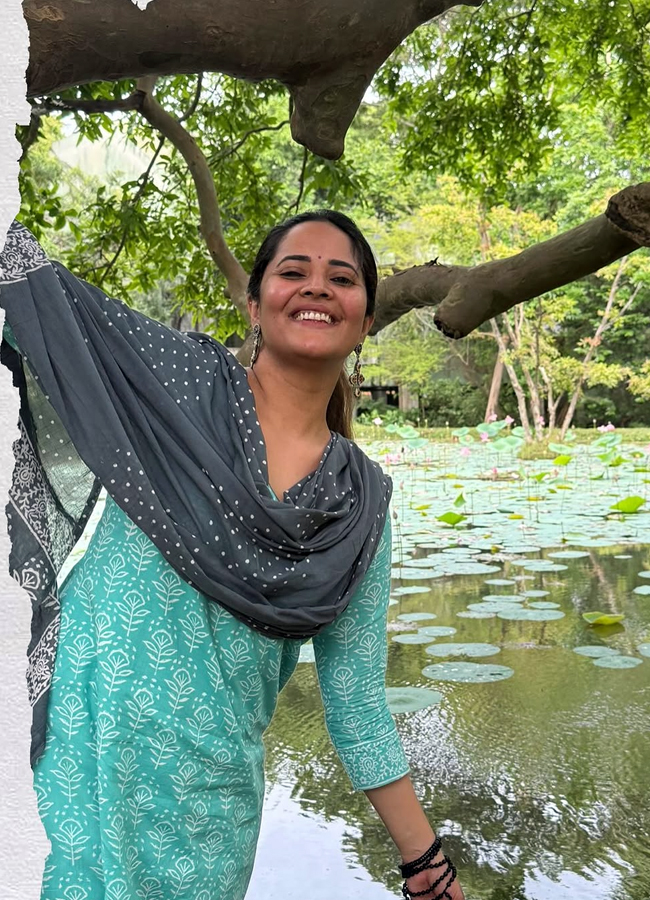 Anasuya Bharadwaj Family Trip To Sri Lanka2