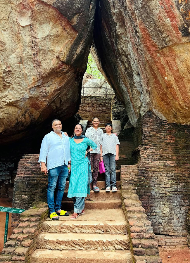 Anasuya Bharadwaj Family Trip To Sri Lanka6