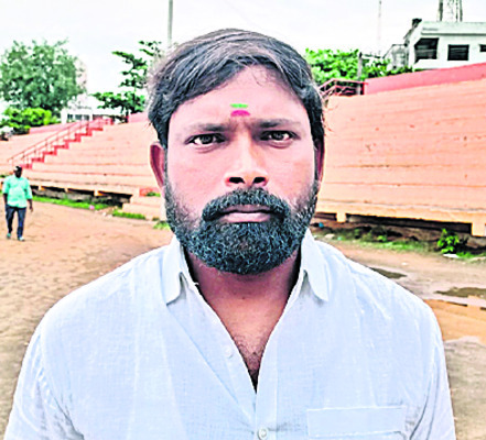 రేషన్ బండిపై ఎందుకీ కక్ష! 3