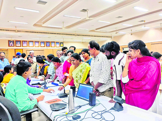 అర్జీల సత్వర పరిష్కారానికి చర్యలు 1