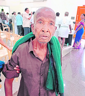 అతీగతీ లేదని అర్జీదారుల ఆవేదన 3