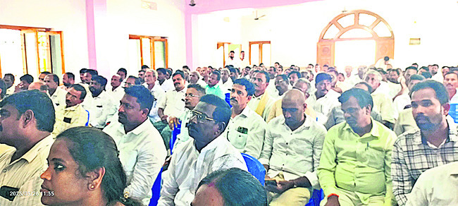 కలసికట్టుగా కూటమిని కూల్చాలి.. 1