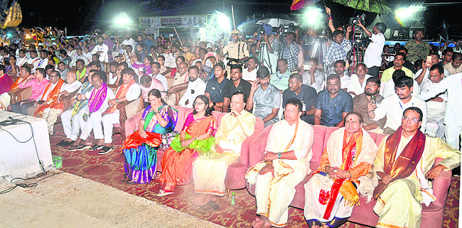  పుష్కరాలను చాలెంజ్‌గా తీసుకున్నాం 1