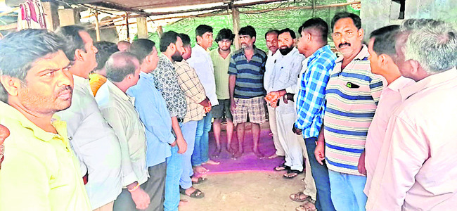 బాధ్యతలు స్వీకరించిన తహసీల్దార్‌ 
2