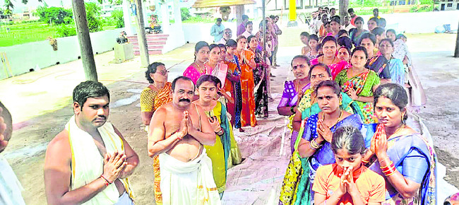 పంచామృత అభిషేకాలు.. పడిపూజ1
