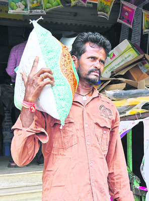 సాగు పనుల్లో రైతన్న బిజీ2