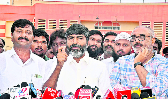 క్షణం క్షణం ఉత్కంఠ 7