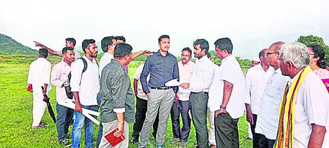 మరో దారిలేక.. 2