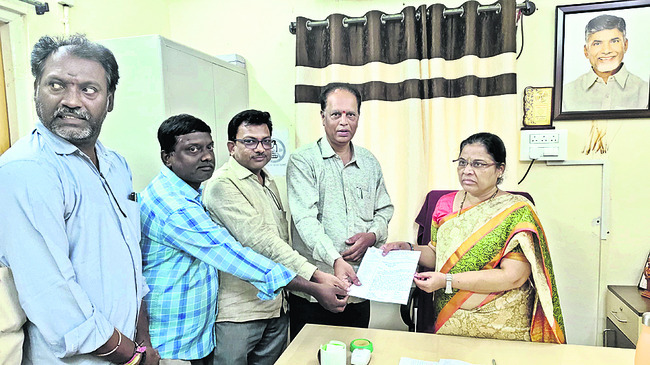 ప్రమాదంలో మెకానిక్‌ మృతి 1