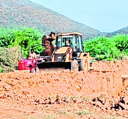 మట్టి తరలింపు కొండంత!1