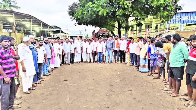 ఆర్టీసీ అధికారులతో మంత్రుల సమీక్ష
1