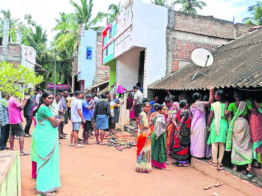 ఆ తీగే ప్రాణాలు తీసింది.. 1