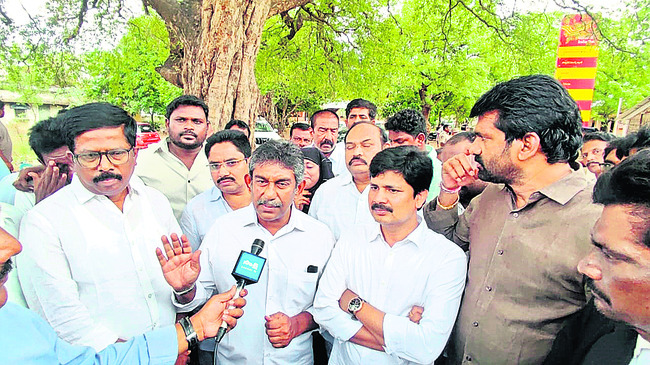 క్షణం క్షణం ఉత్కంఠ 8
