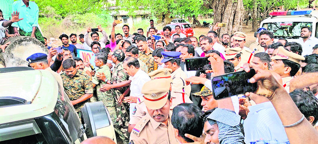 ప్రజాస్వామ్యానికి2
