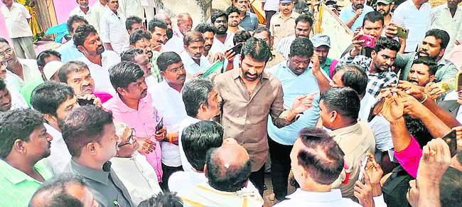 ప్రజాస్వామ్యానికి3