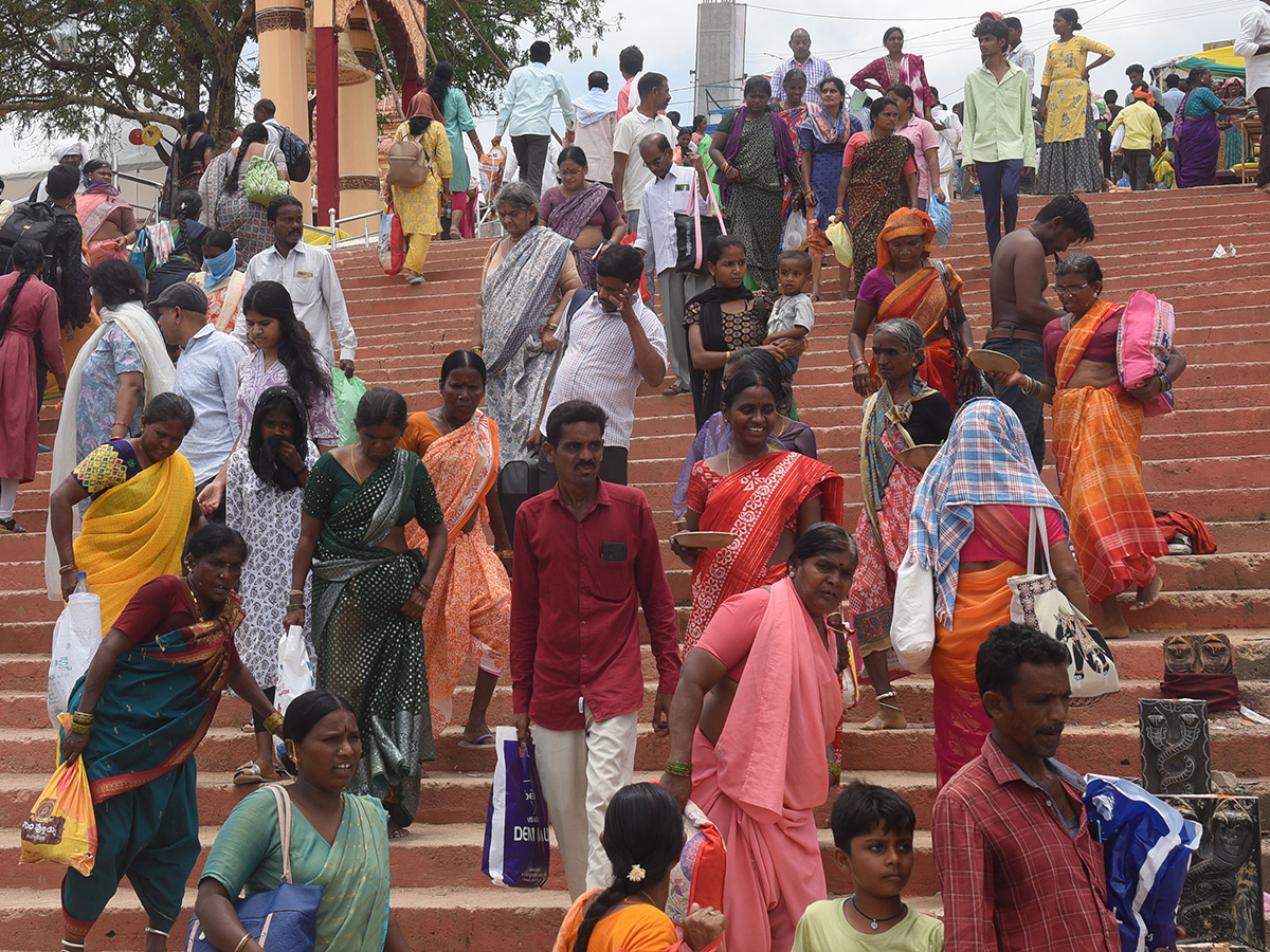 Devotees throng the final day of the Saraswati River Pushkaram Photos19