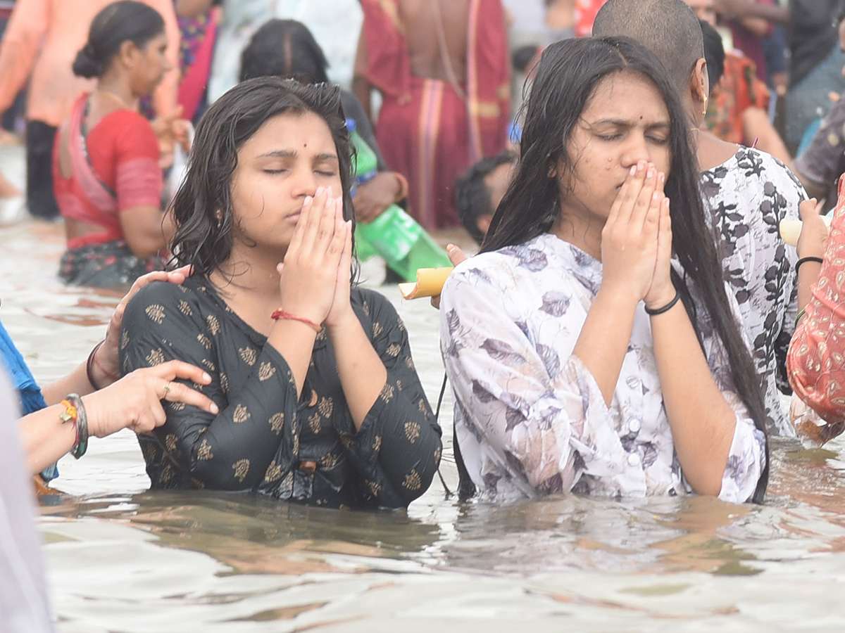 Devotees throng the final day of the Saraswati River Pushkaram Photos5