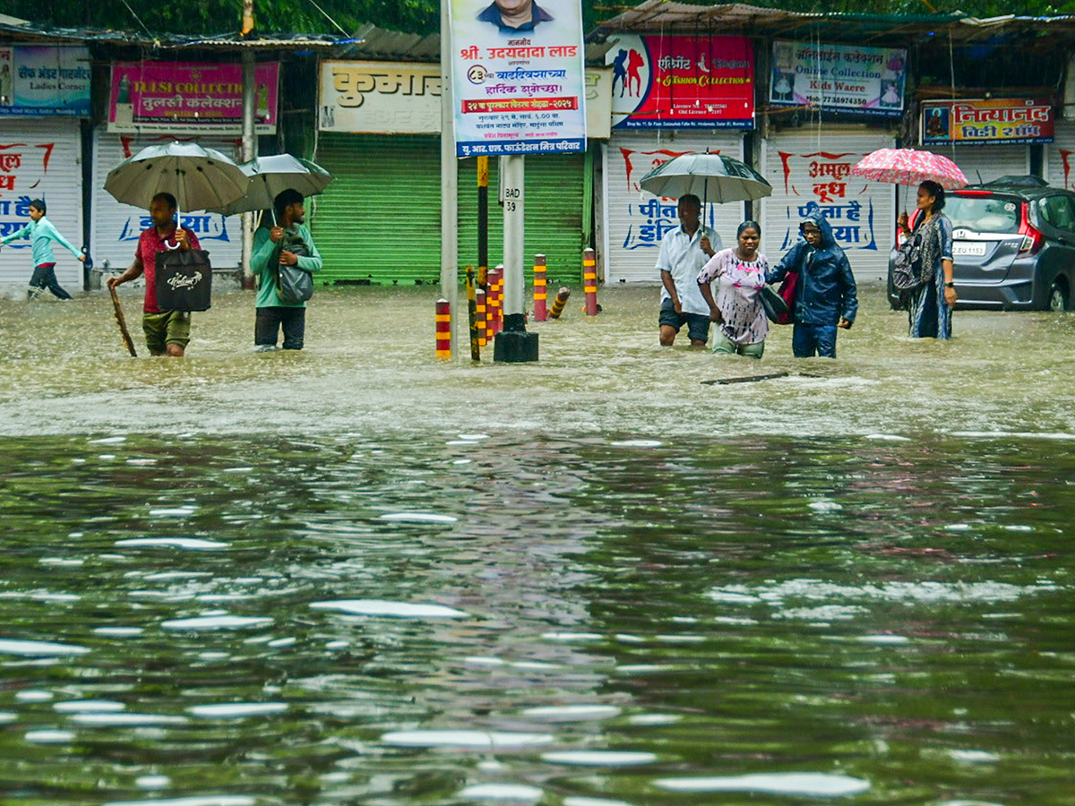 Heavy Rains at Matunga in Mumbai Today Photos2
