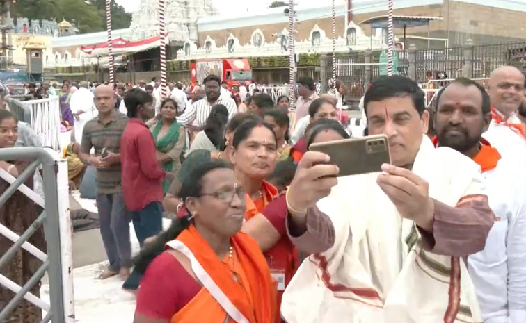 Producer Dil Raju With His Wife Tejaswini Visits Tirumala Temple Photos7